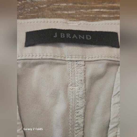 J BRAND KHAKI COLORED JOGGERS SIZE 26 - Picture 2 of 4